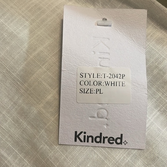 Kindred White Embroidered Floral Top Size Large Petite - Picture 15 of 16